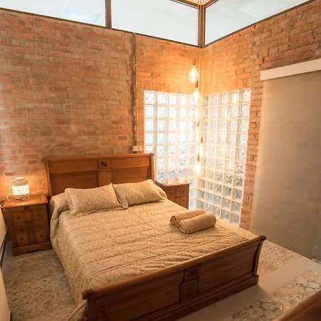 De Lujo En גיחון